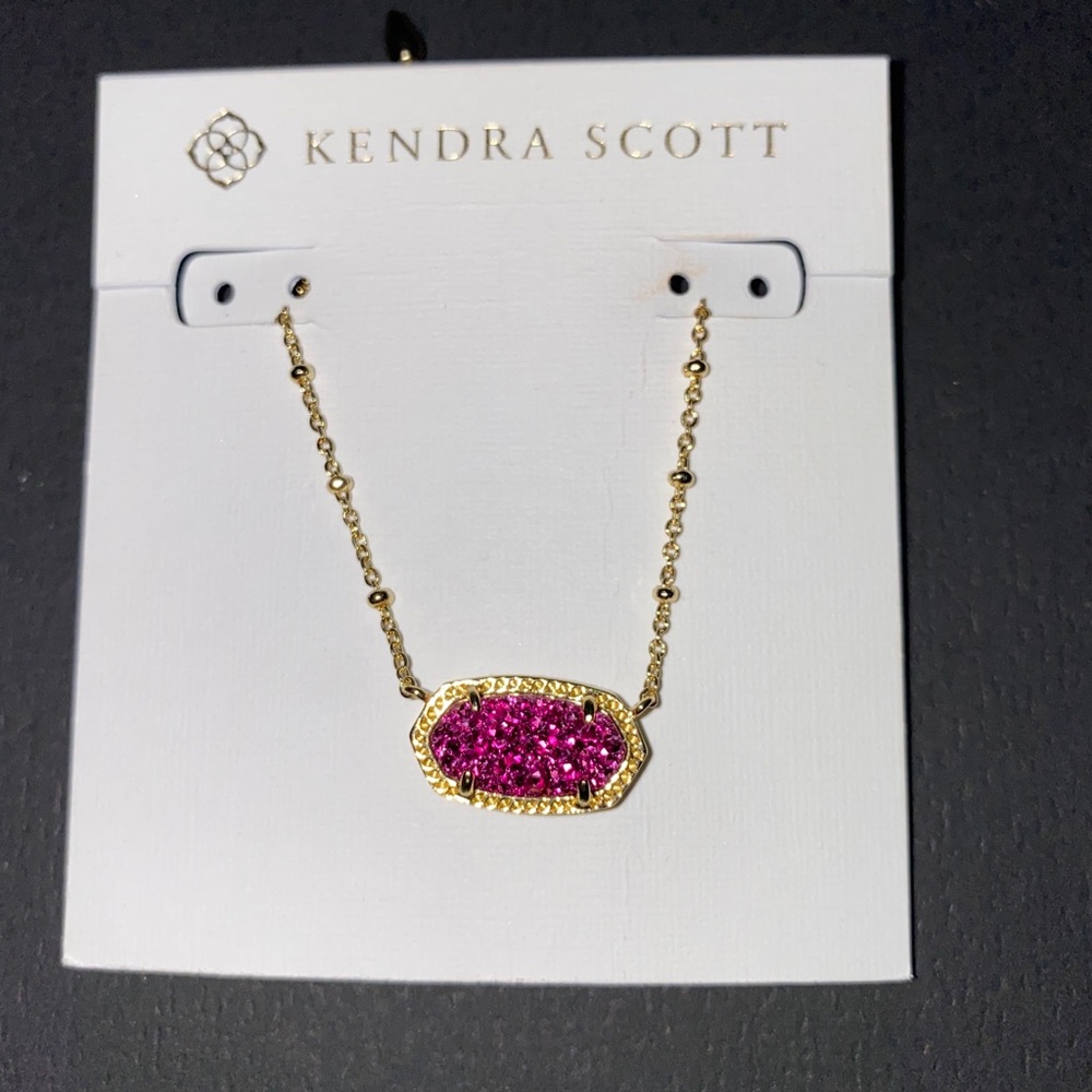 Kendra Scott necklace